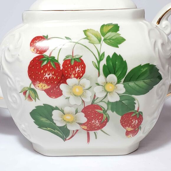 Ellgreave Teapot Strawberries Vintage - Picture 2 of 7